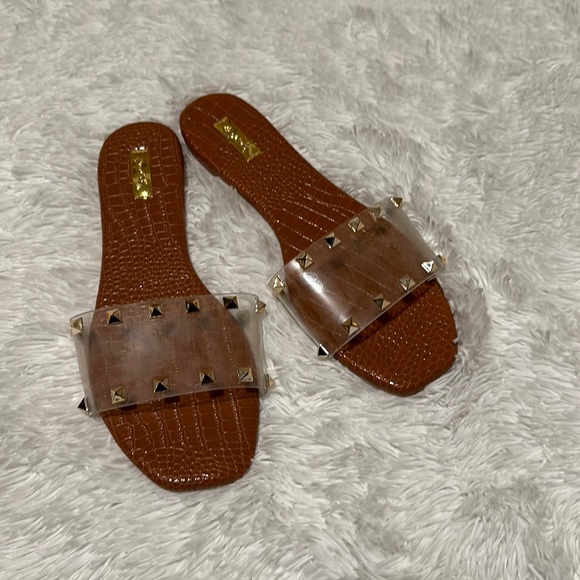 😊 NWT Qupid Clear Studded Sandal - Picture 1 of 2